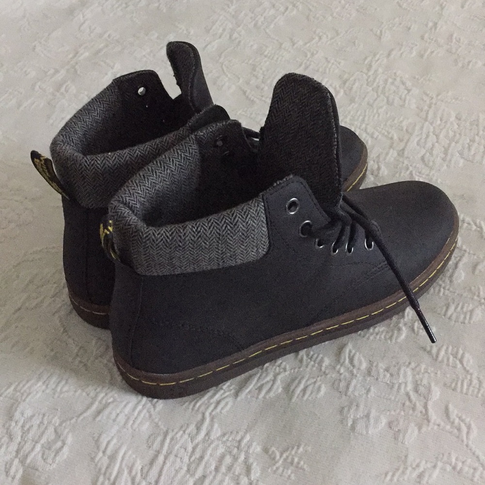 NWOT Dr Martens Black Combat Boots - 7